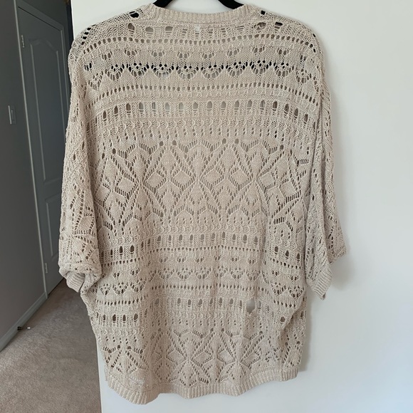 Garage Cream Shawl - Picture 5 of 5